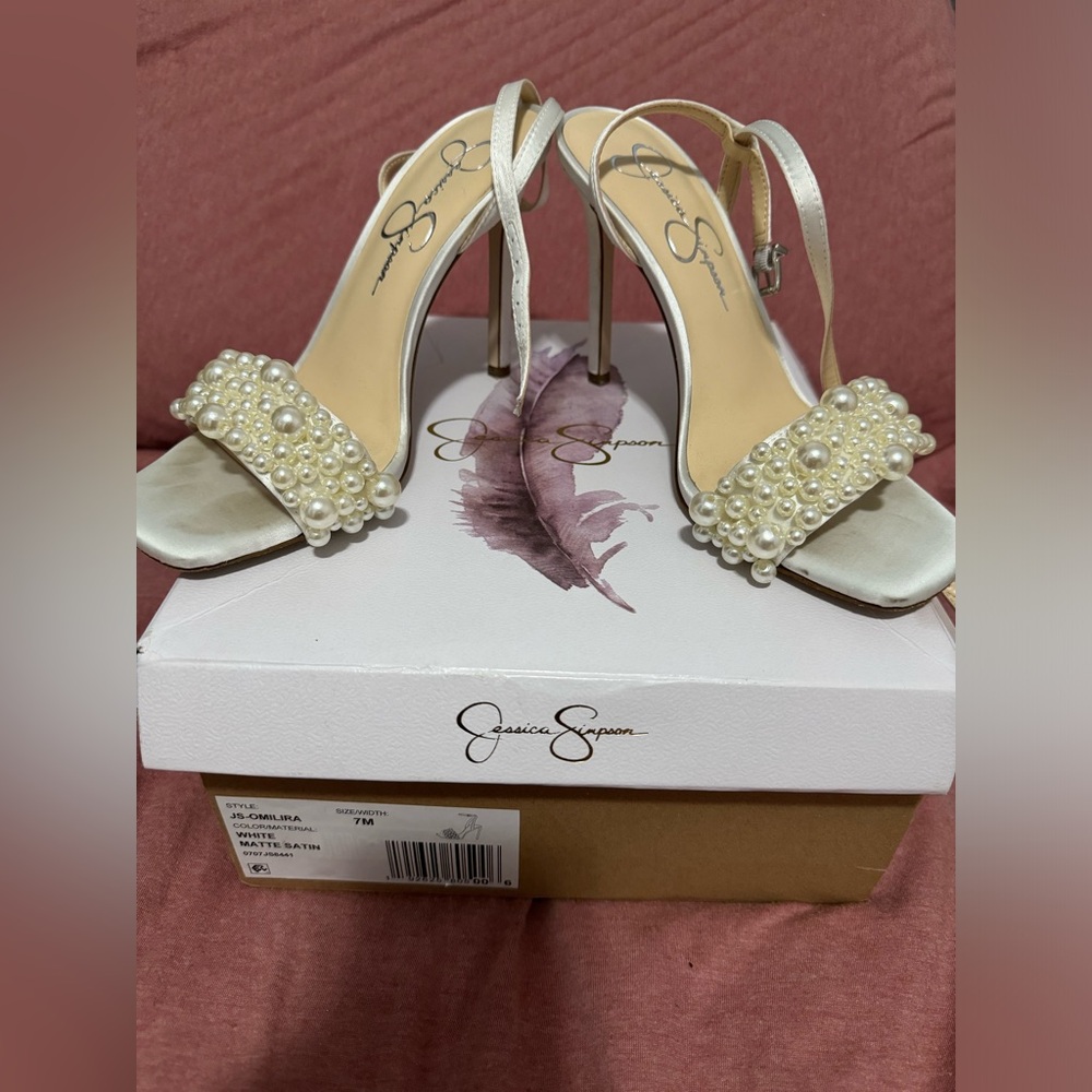 Jessica Simpson OMILIRA pearl heels sz 7
